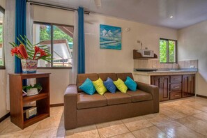 Cabaña, no fumadores, vistas a la piscina | Wifi gratis y ropa de cama