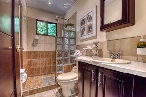 Bathroom - AroCocles Lodge (Cahuita)