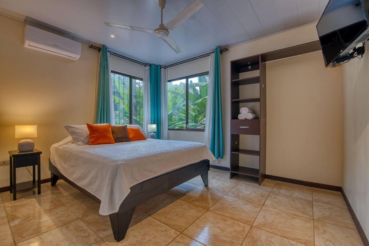 Cabin, 2 Bedrooms, Non Smoking, Pool View | WiFi (free), bed sheets