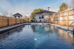 Pool - Central Oasis | Private Pool - KNG BD & Game Room (Lynchburg)