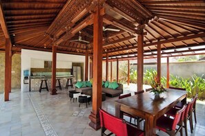 Outdoor dining - Spacious 4BR Garden Villa | Walk To Legian Beach (Legian)