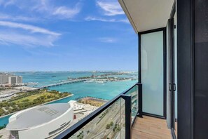 Property grounds - Miami Studio w/ Rooftop Pool Access (Miami)
