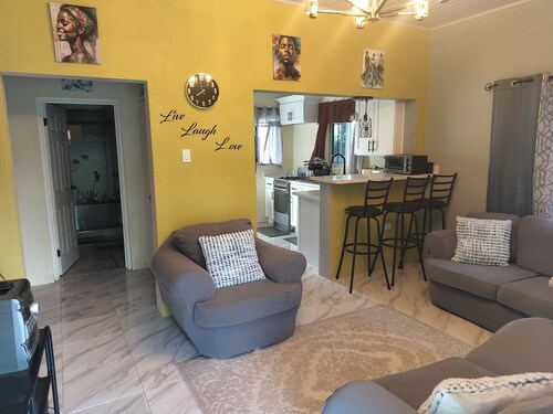 Perfect 2-bedroom house in charming, Hounslow Dist, St. Elizabeth for your stay.