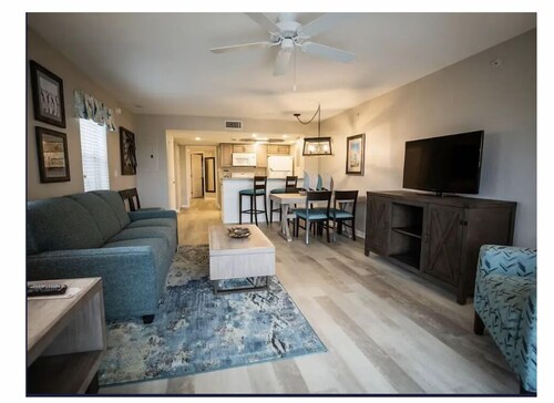 1-bedroom resort in superb Cape Canaveral w/Lazy River and direct beach access