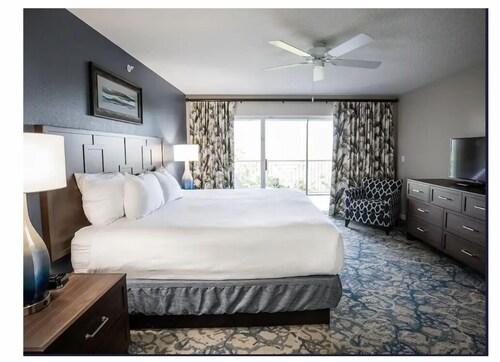 1-bedroom resort in superb Cape Canaveral w/Lazy River and direct beach access