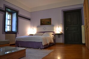 Habitación doble familiar, vista a la montaña | Wifi gratis 