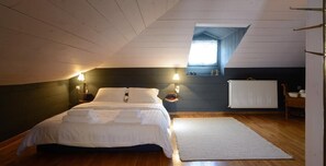 Design Double Room | Free WiFi