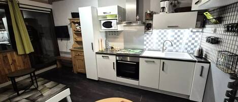 Micro-ondes, lave-vaisselle