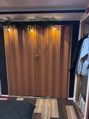 1 chambre, bureau, Wi-Fi, draps fournis