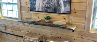 Cabin with big fenced yard-firepit-walking distance to Sacandaga lake- pets ok