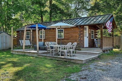 Cozy cabin less than a minute from Sacandaga Lake