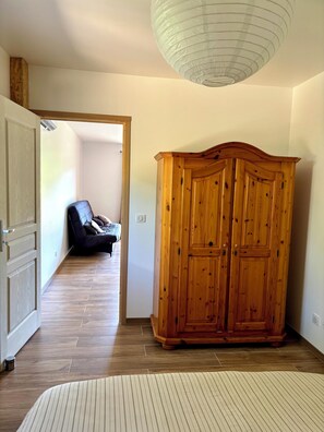 1 bedroom, WiFi, bed sheets - Apartment between sea and mountains, T2 new, all comfort, in Ocana, Corsica (OCANA)