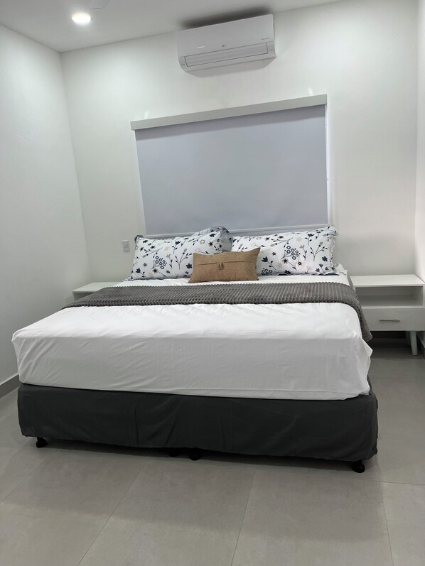 Tabla de planchar con plancha y wifi 