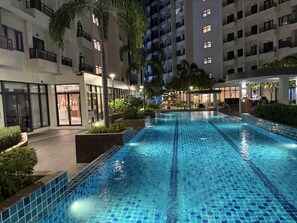 Pool - Cozy and Comfy Retreat with Balcony (Paranaque)