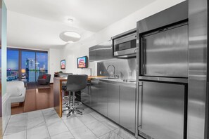 Microwave, stovetop, dishwasher - Luxury Strip-View Studio • No Resort Fees • Free Parking! (Las Vegas)