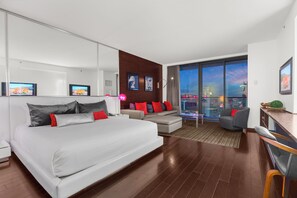 Iron/ironing board, WiFi, bed sheets - Luxury Strip-View Studio • No Resort Fees • Free Parking! (Las Vegas)