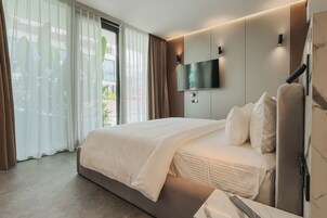 Deluxe Studio, Poolside | Langsir/tirai gelap terus, kalis bunyi, seterika/papan seterika 