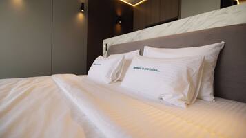 Blackout curtains, soundproofing, iron/ironing board, free WiFi