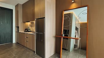 Deluxe-studio, näköala uima-altaalle | Pimennysverhot, äänieristys, silitysrauta/-lauta, ilmainen Wi-Fi