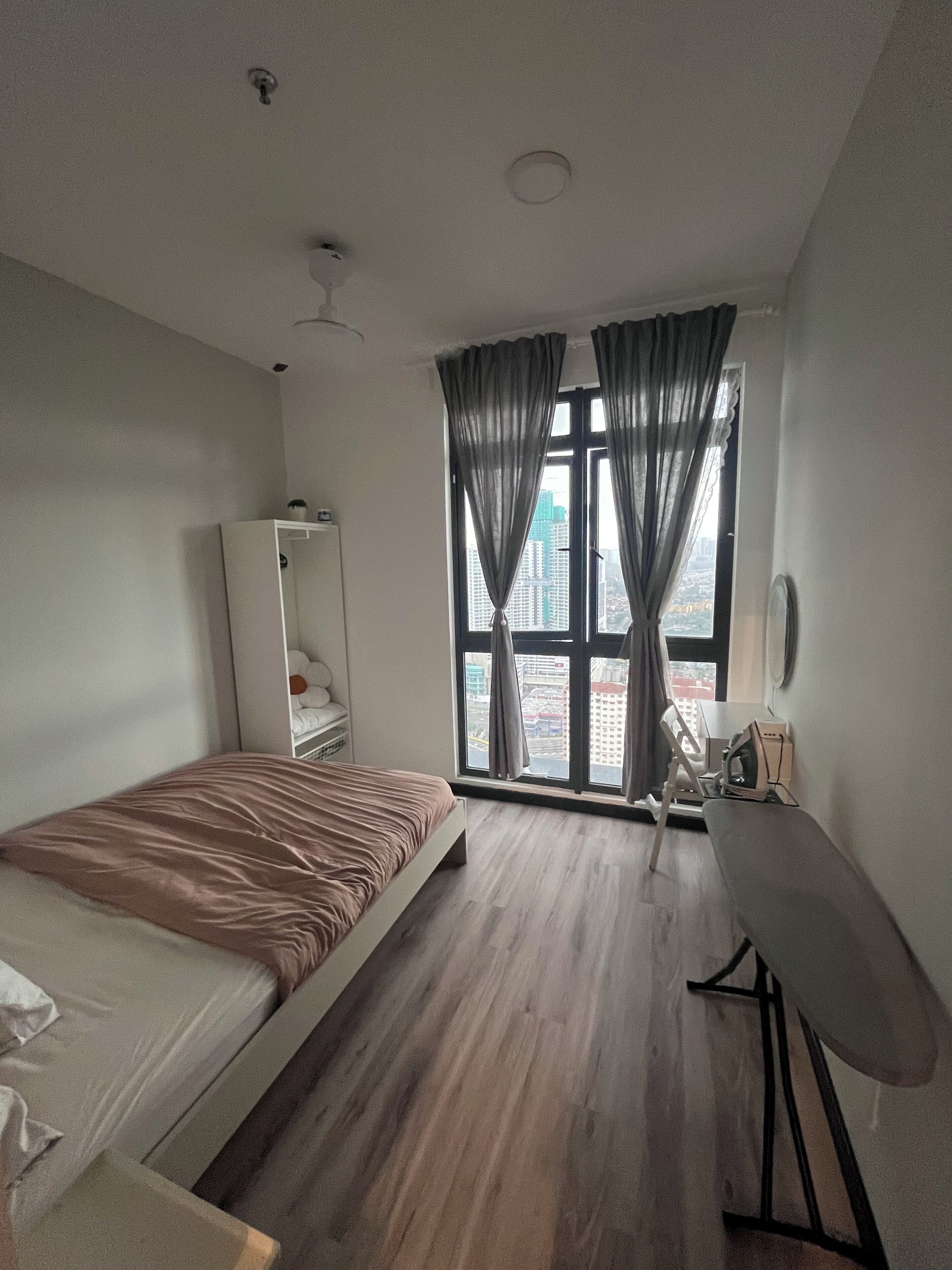 Iron/ironing board, free WiFi