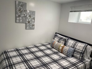 1 chambre, fer et planche à repasser, Wi-Fi, literie fournie
