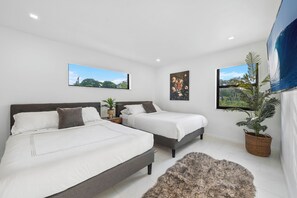 Room - Villa Azur 8BR Outdoor Oasis with Poolside Bar (Miami)