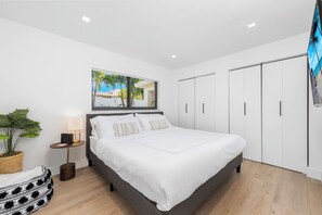 Room - Villa Azur 8BR Outdoor Oasis with Poolside Bar (Miami)