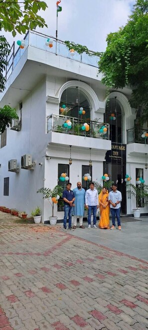 Front of property - Hotel advantage inn  (Prayagraj)