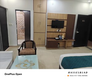 Luxury Studio, Garden View