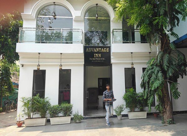 Front of property - Hotel advantage inn  (Prayagraj)
