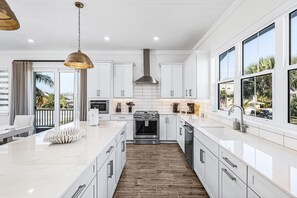 Fridge, microwave, oven, stovetop - Brand New Luxury 5BR 4.5B home Heated Private Pool. Walk to Beach 1 Block (Fort Myers Beach)