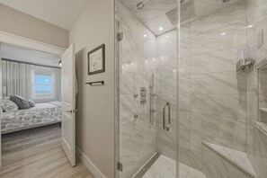 Shower, hair dryer, towels, soap - Top floor bay front condo with amazing views and sunsets that are gorgeous! (Galveston)