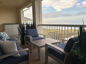 Property grounds - Top floor bay front condo with amazing views and sunsets that are gorgeous! (Galveston)