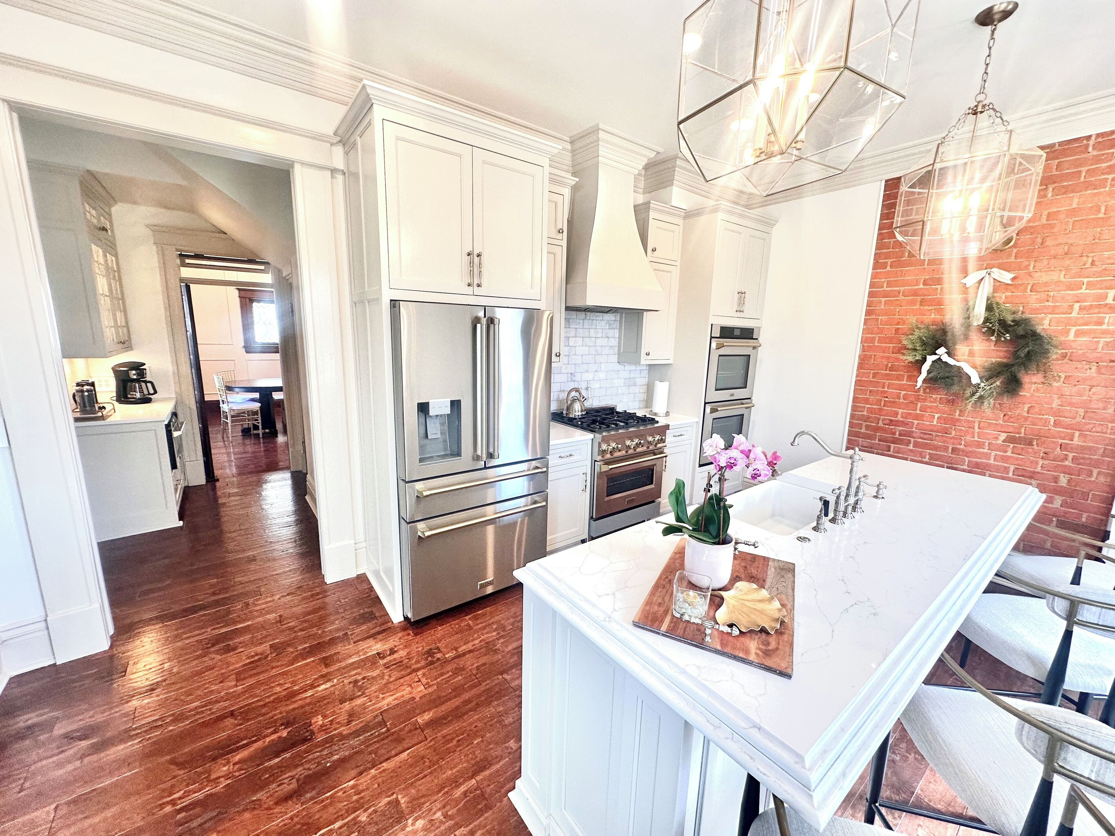 Microondas, horno, parrilla de estufa y lavavajillas 