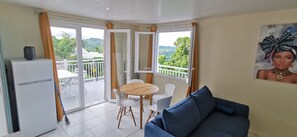 Interior - In the south of Martinique, magnificent apartment with sea and mountain views. (Rivière-Pilote)
