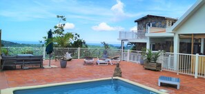 Pool - In the south of Martinique, magnificent apartment with sea and mountain views. (Rivière-Pilote)