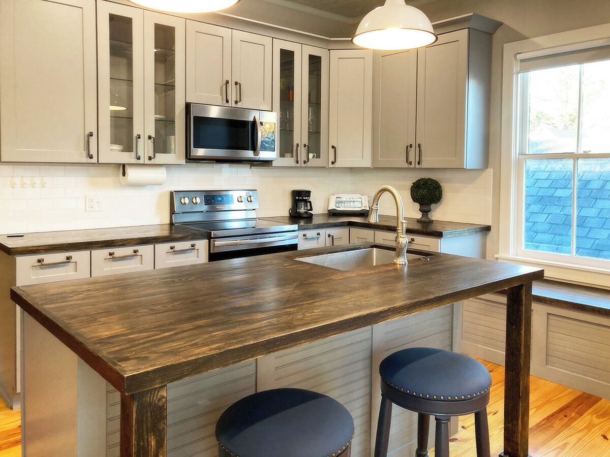 Microondas, horno, parrilla de estufa y lavavajillas 