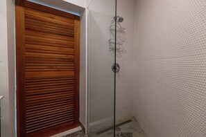 Handtücher, Seife, Toilettenpapier