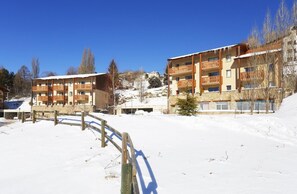 Exterior - Fitness, swimming pool, terrace, parking, tv, ski locker, 40m², Font Romeu (Font-Romeu-Odeillo-Via)