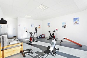 Fitness facility - Fitness, swimming pool, terrace, parking, tv, ski locker, 40m², Font Romeu (Font-Romeu-Odeillo-Via)