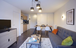 Living area - Ski lifts base, fitness, swimming pool, sauna, hammam, balcony, tv, ski locker, 61m², Les 2 Alpes (Les Deux Alpes)