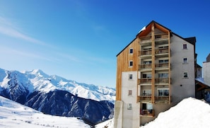 Exterior - 20m from shops, fitness, swimming pool, sauna, balcony, tv, ski locker, 58m², Peyragudes (Germ)