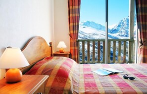 2 bedrooms, free WiFi - 20m from shops, fitness, swimming pool, sauna, balcony, tv, ski locker, 58m², Peyragudes (Germ)