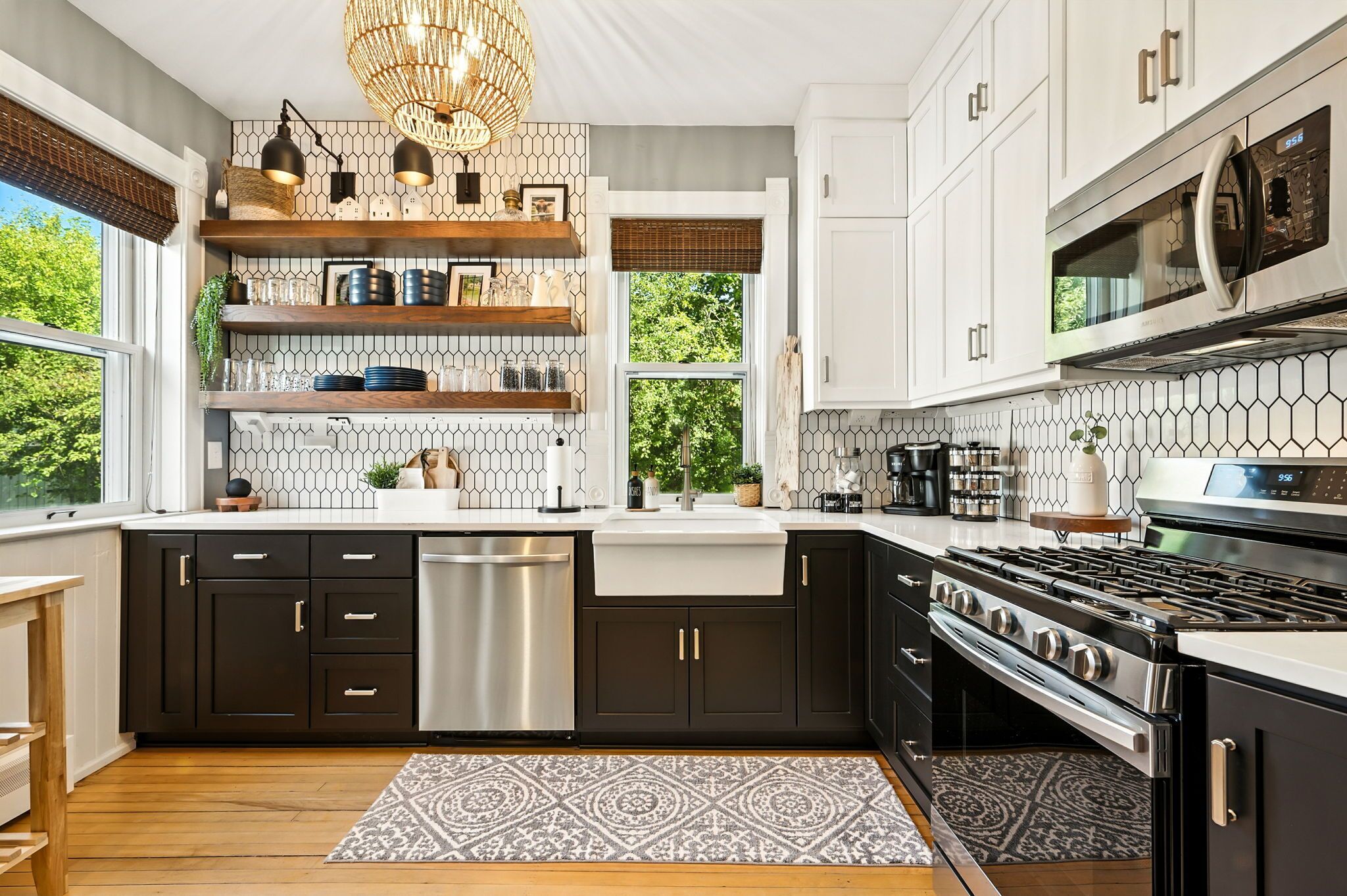 Microondas, horno, parrilla de estufa y lavavajillas 