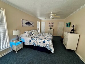 3 bedrooms, free WiFi, bed sheets - Matagorda-Stunning Waterfront Views-Swim Spa-Pier-Relax (Matagorda)