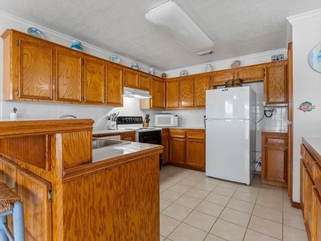 Mikroaaltouuni, uuni, liesi, astianpesukone