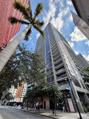 Exterior - Modern Prime Downtown Stay w/ Parking | Near Bayside & Port (Miami)
