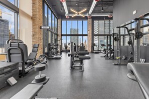 Fitness facility - Modern Prime Downtown Stay w/ Parking | Near Bayside & Port (Miami)