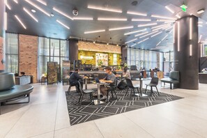 Dining - Modern Prime Downtown Stay w/ Parking | Near Bayside & Port (Miami)