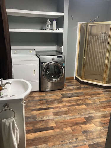 Brilliant 4-bedroom house in Fordville perfect for your getaway